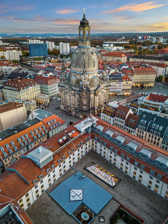 Nespecifikovaný výhled na destinaci Drážďany nebo výhled na město při pohledu z hotelu