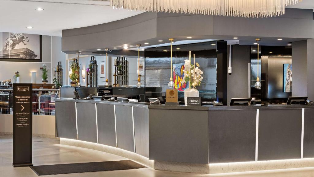 Hilton Dresden an der Frauenkirche - Resim 1