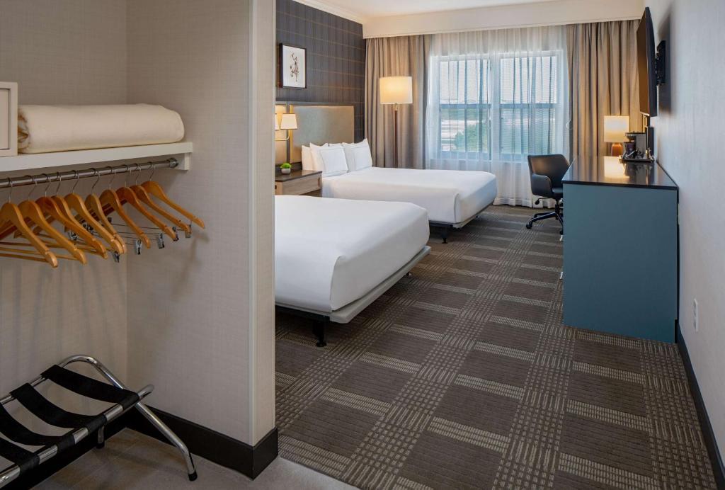 Hilton San Antonio Hill Country - 