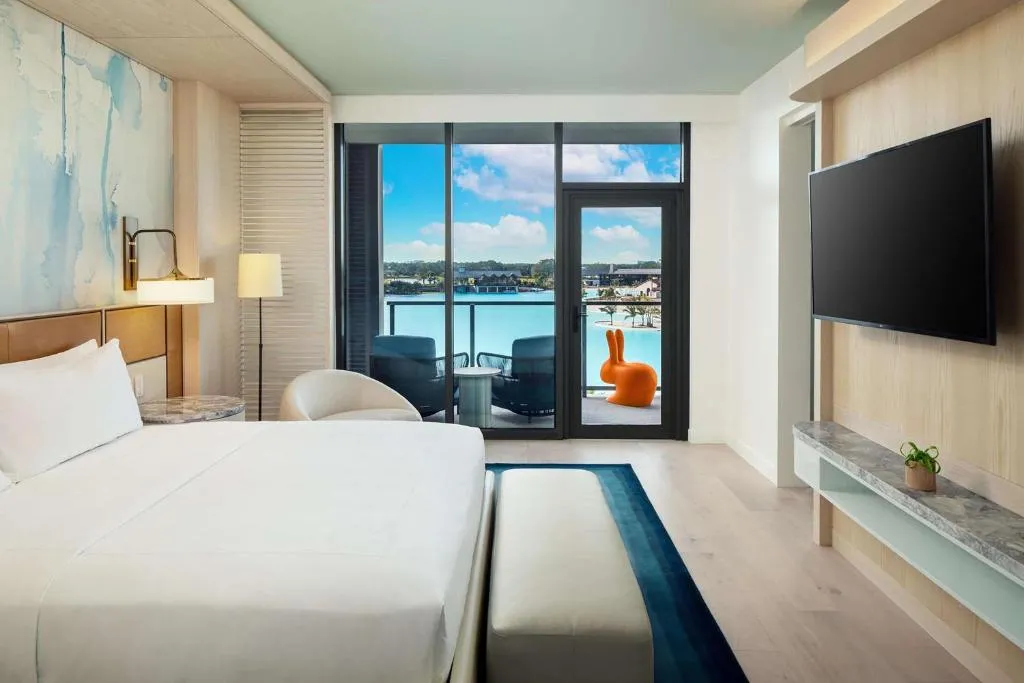 One-Bedroom Suite with Balcony and Lagoon View