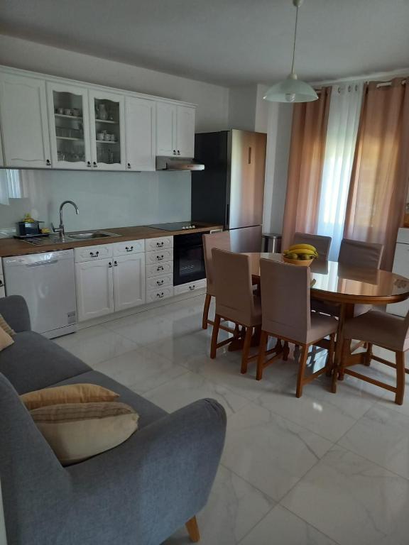 Kuchyň nebo kuchyňský kout v ubytování Holiday house Tunjarice