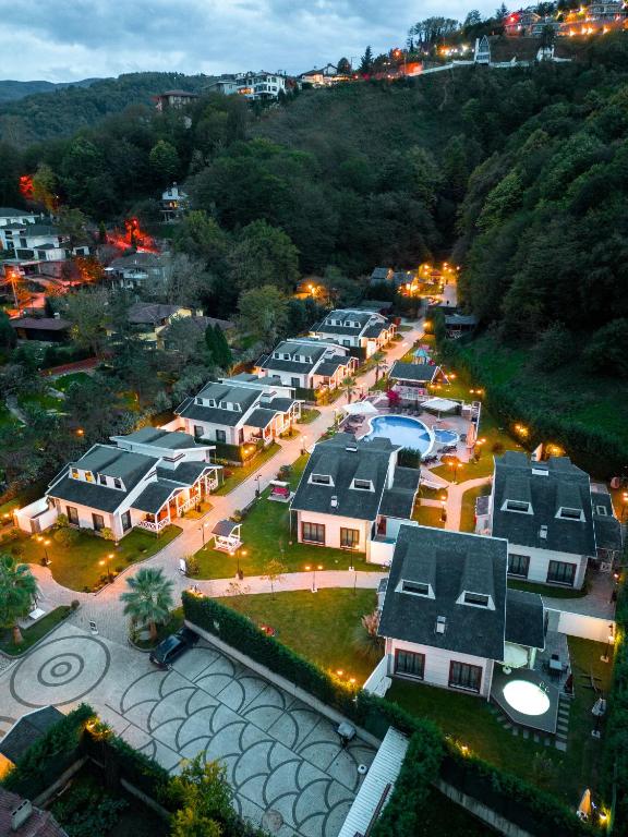 The surrounding neighborhood or a neighborhood close to a szállodákat