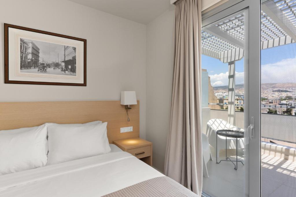 Gallery Central Piraeus Port - Resim 25