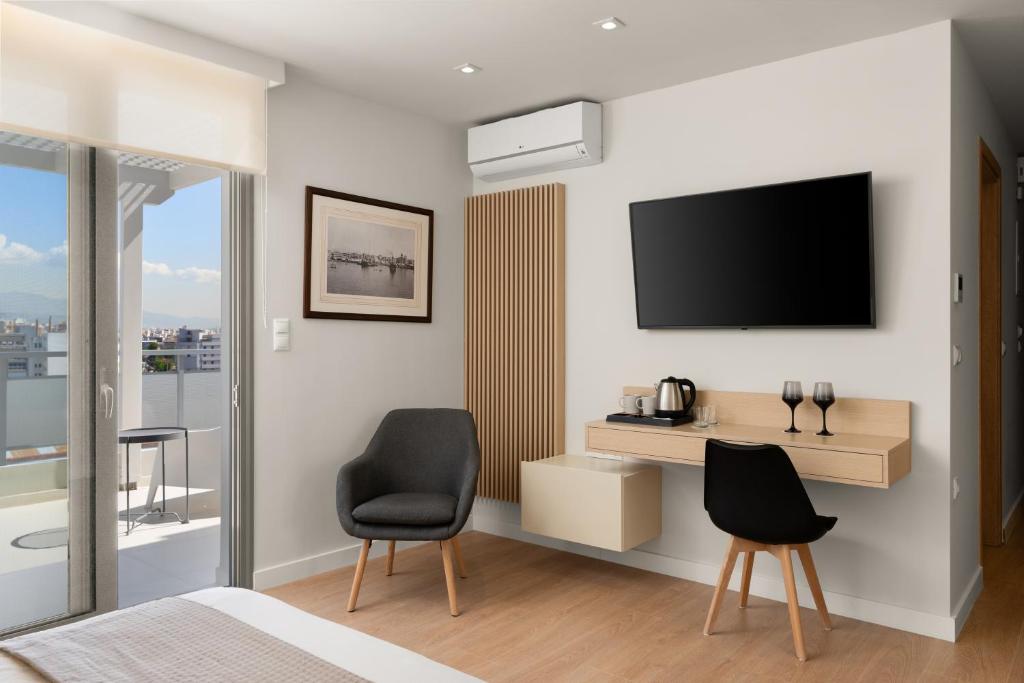 Gallery Central Piraeus Port - Resim 30