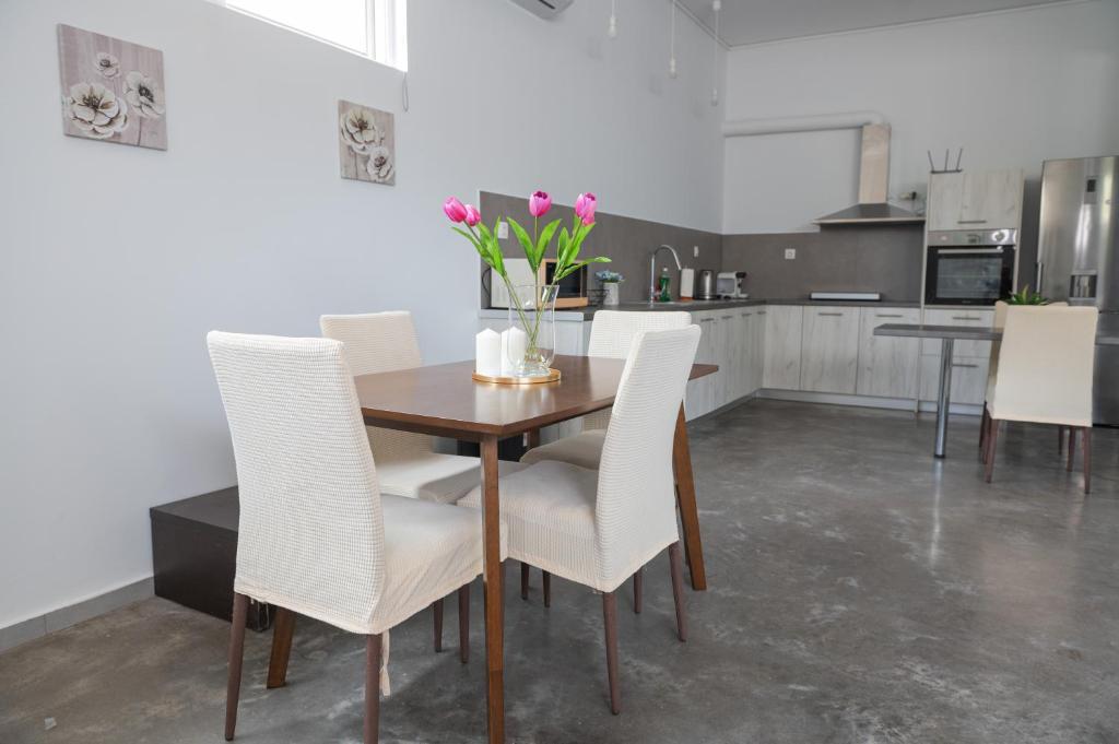 Dapur atau dapur kecil di Happy Home-2' from sea