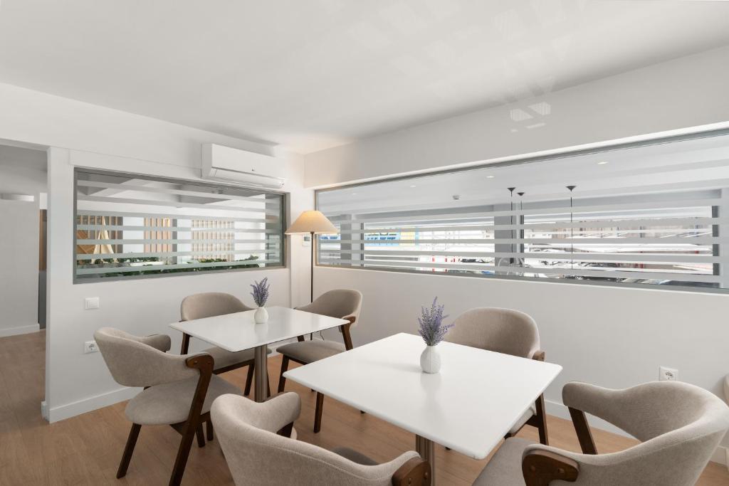 Gallery Central Piraeus Port - Resim 40