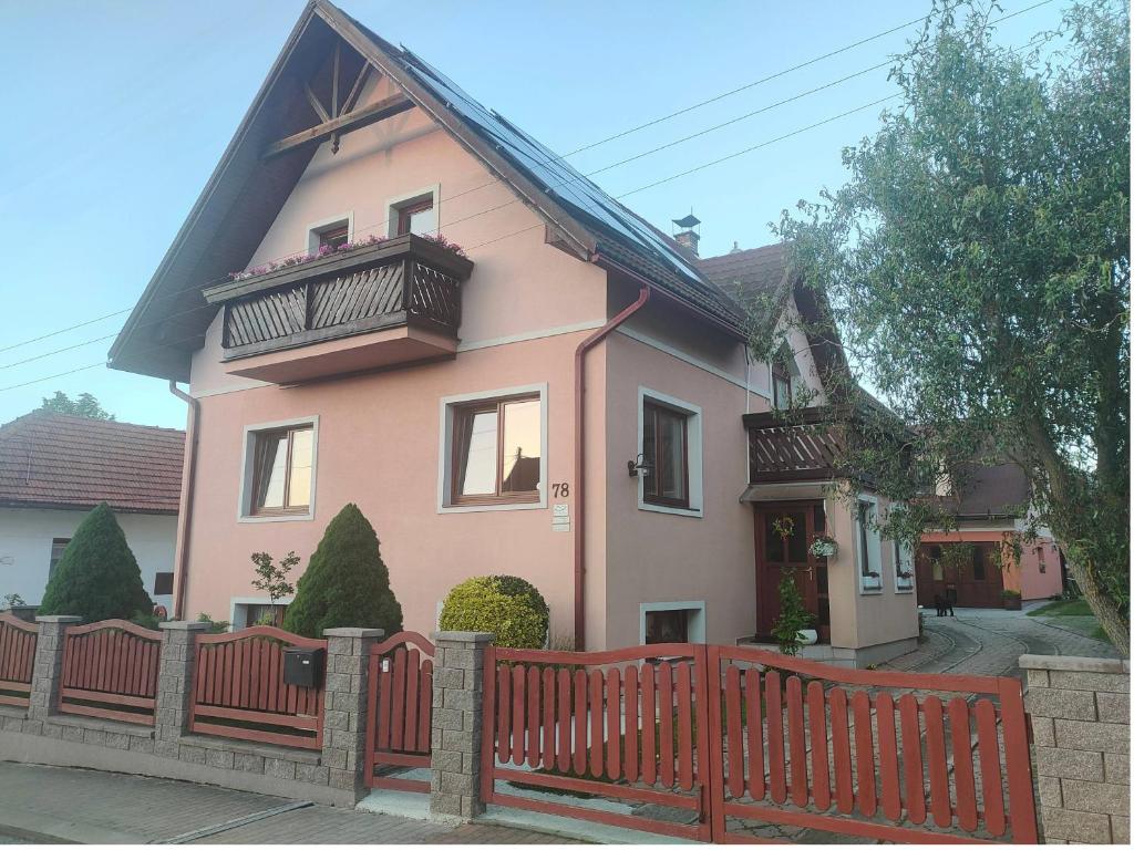 Budova, kde se prázdninový dům nachází