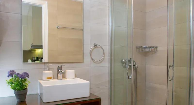 Bellevue Suites - 17