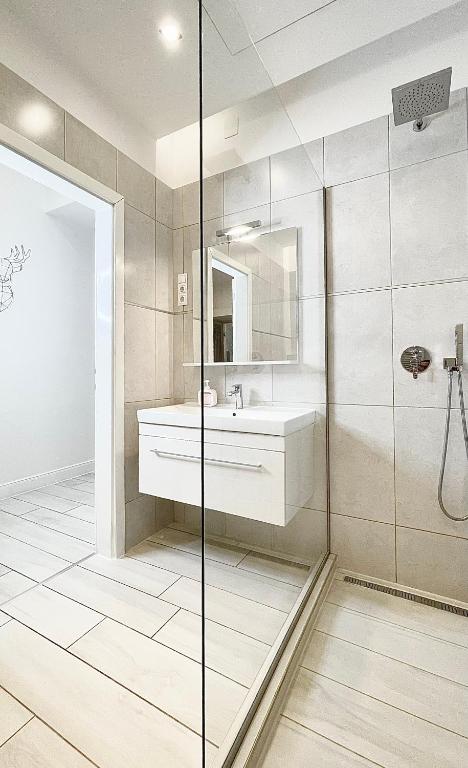 Trigon Palace - One-Bedroom Superior Apartment