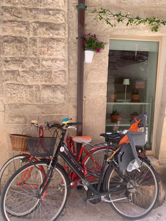 Jízda na kole v ubytování Old Town Moschetti 20 nebo okolí