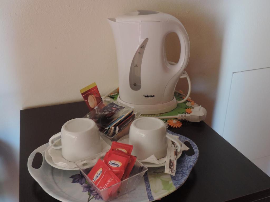 Coffee and tea making facilities at Agriturismo Il Quarto