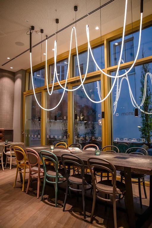 Ресторан / й інші заклади харчування у Motel One Graz