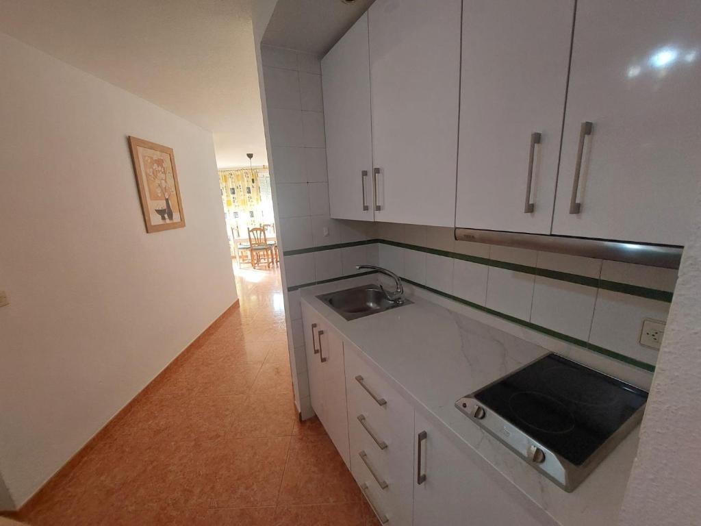 Kuchyňa alebo kuchynka v ubytovaní Apartamento 64F TORROX COSTA