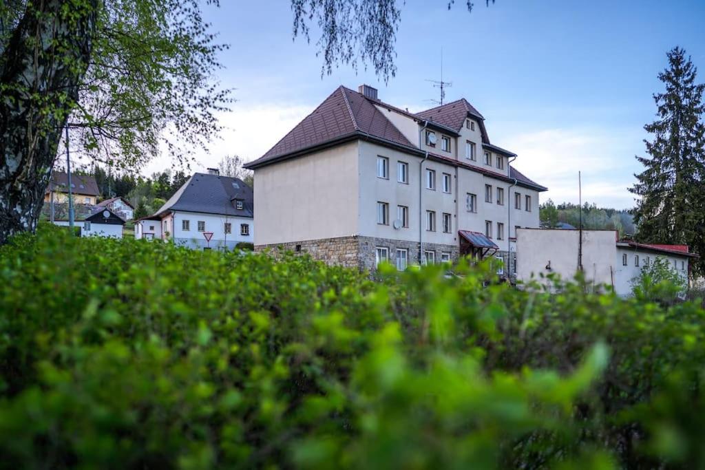 Budova, kde se apartmán nachází