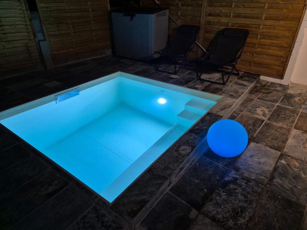 Bazén v ubytování Villa lyly blue nebo v jeho okolí