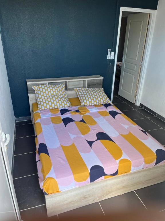 Postel nebo postele na pokoji v ubytování Villa lyly blue