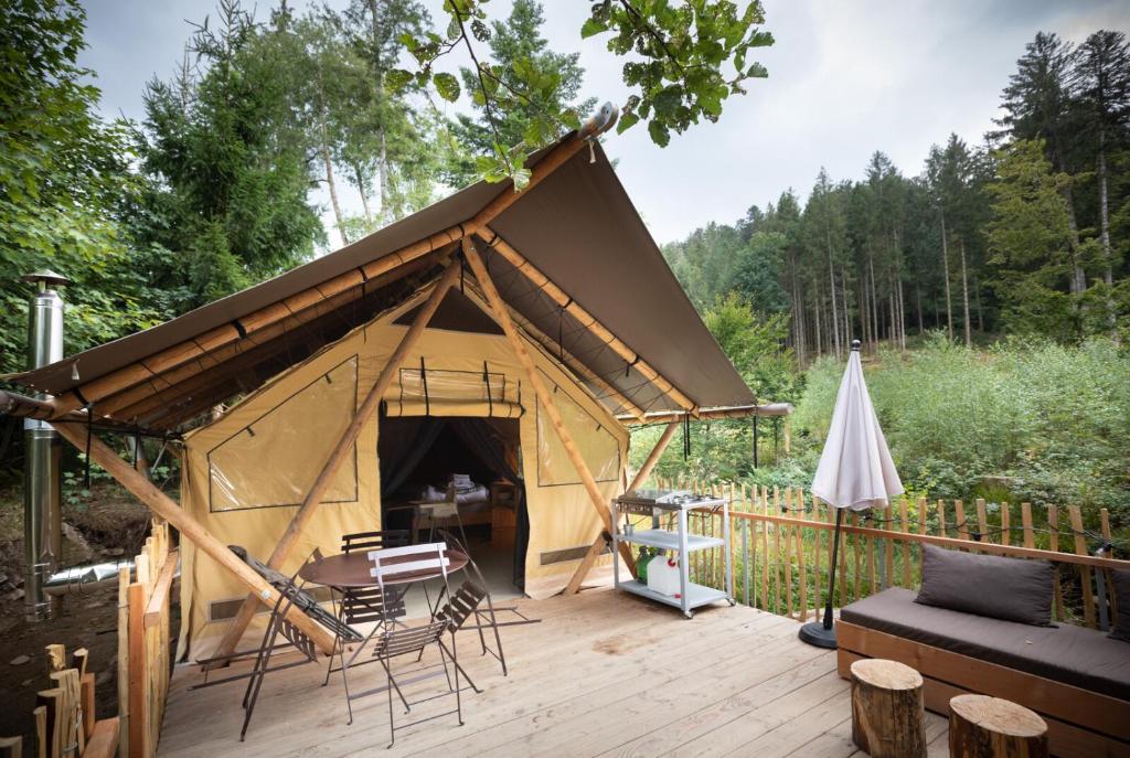 Vonkajšia záhrada v ubytovaní Huttopia Forêt des Vosges