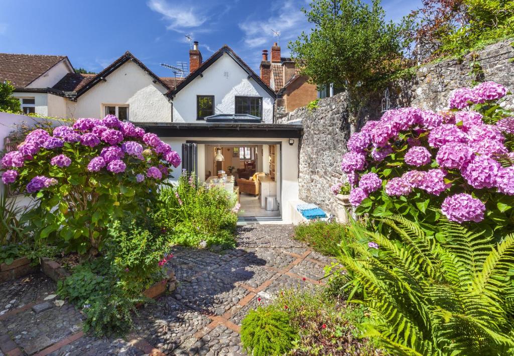Zahrada ubytování Pebble Cottage, Dunster