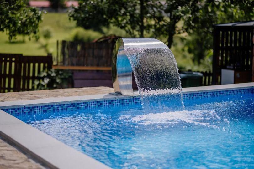 Bazén v ubytování Apartman Petrovic nebo v jeho okolí