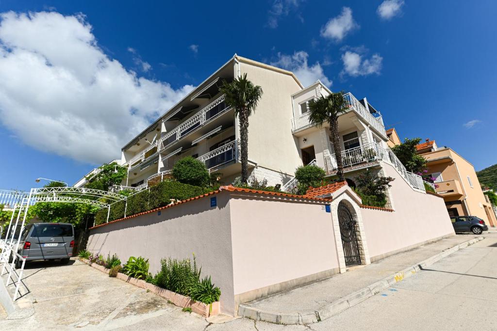 Budova, kde se apartmán nachází