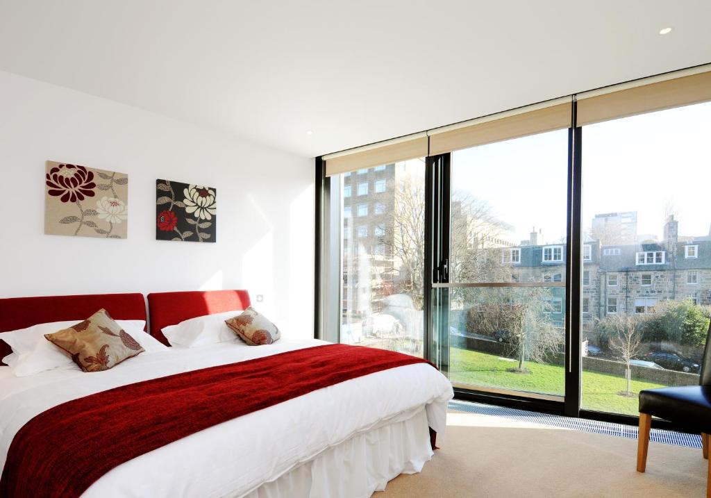 Simpsons Loan 273, Edinburgh (updated prices 2024)