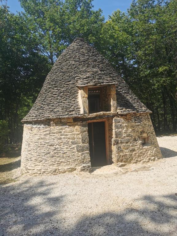 Zdjęcie z galerii obiektu La Borie du bois Sarlat w mieście Saint-André-dʼAllas