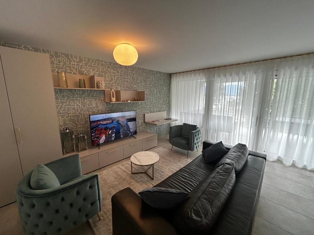 Family apartment, near the beach whit private park