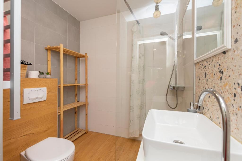 Kúpeľňa v ubytovaní Luxury 4 star, amazing view apartment with free parking