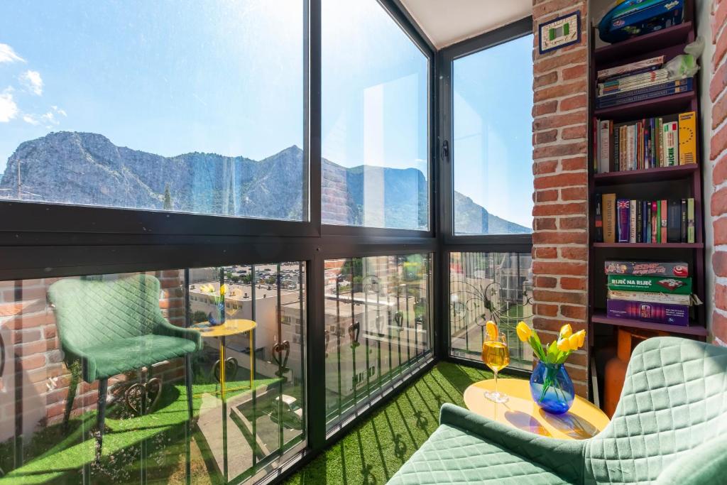 Výhľad na hory alebo výhľad na hory priamo z apartmánu