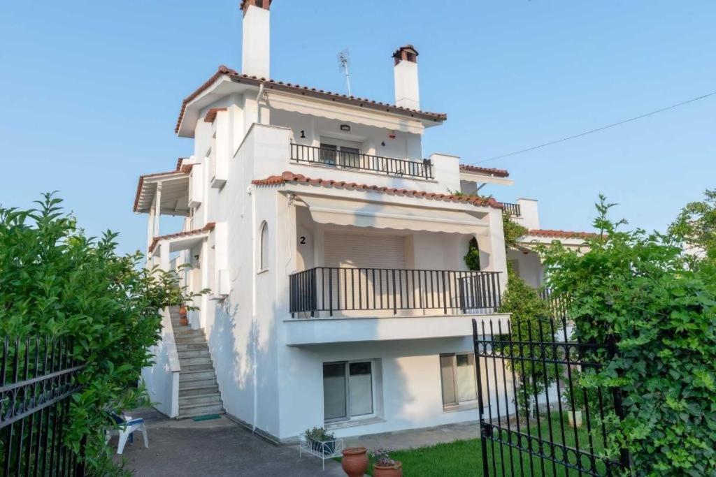 Gallery image of Geoponika apartments 1-2 in Nea Kalikratia