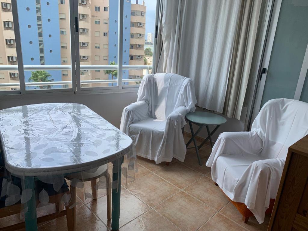 A seating area at SERVICE APART LAZARO - Aguamarina 1 dormitorio