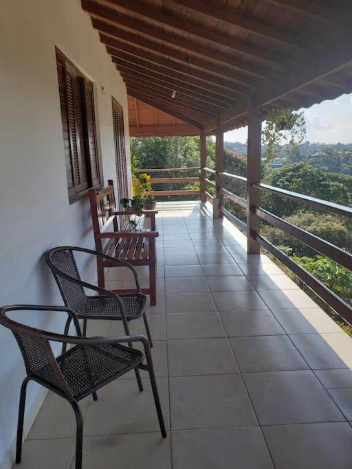 Balkón nebo terasa v ubytování Chácara, próx a SP, com WI-FI e uma vista incrível