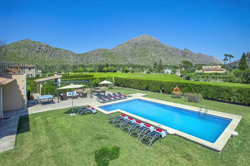 Bazén v ubytování Villa Hort de Siller by Villa Plus nebo v jeho okolí
