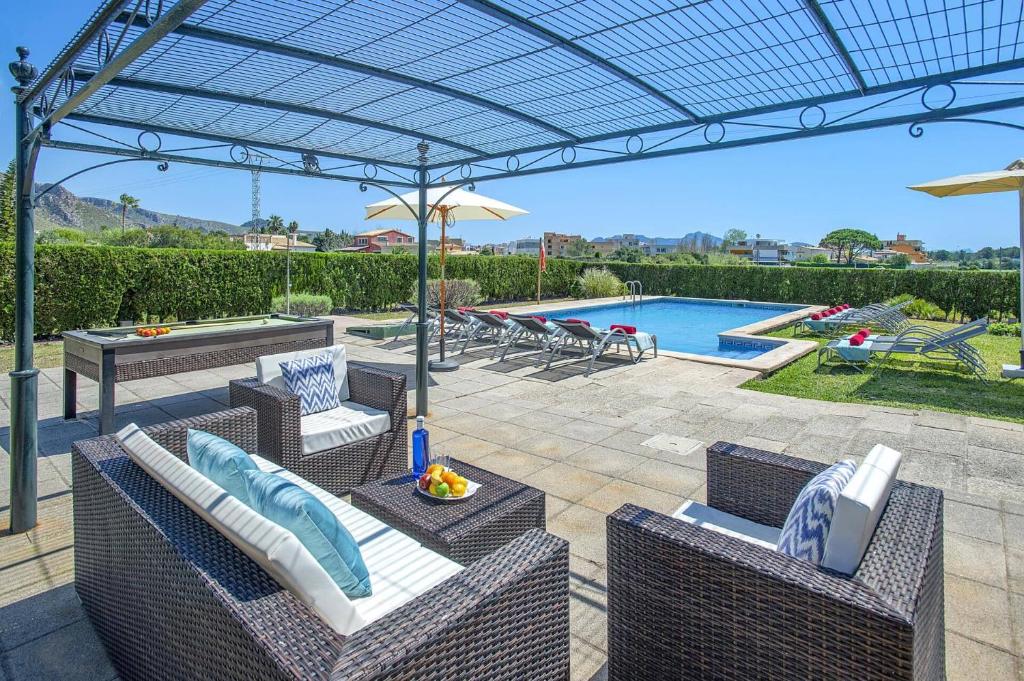 Bazén v ubytování Villa Hort de Siller by Villa Plus nebo v jeho okolí