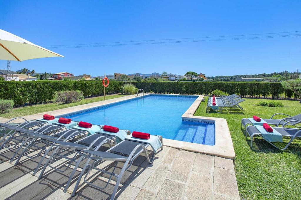 Bazén v ubytování Villa Hort de Siller by Villa Plus nebo v jeho okolí