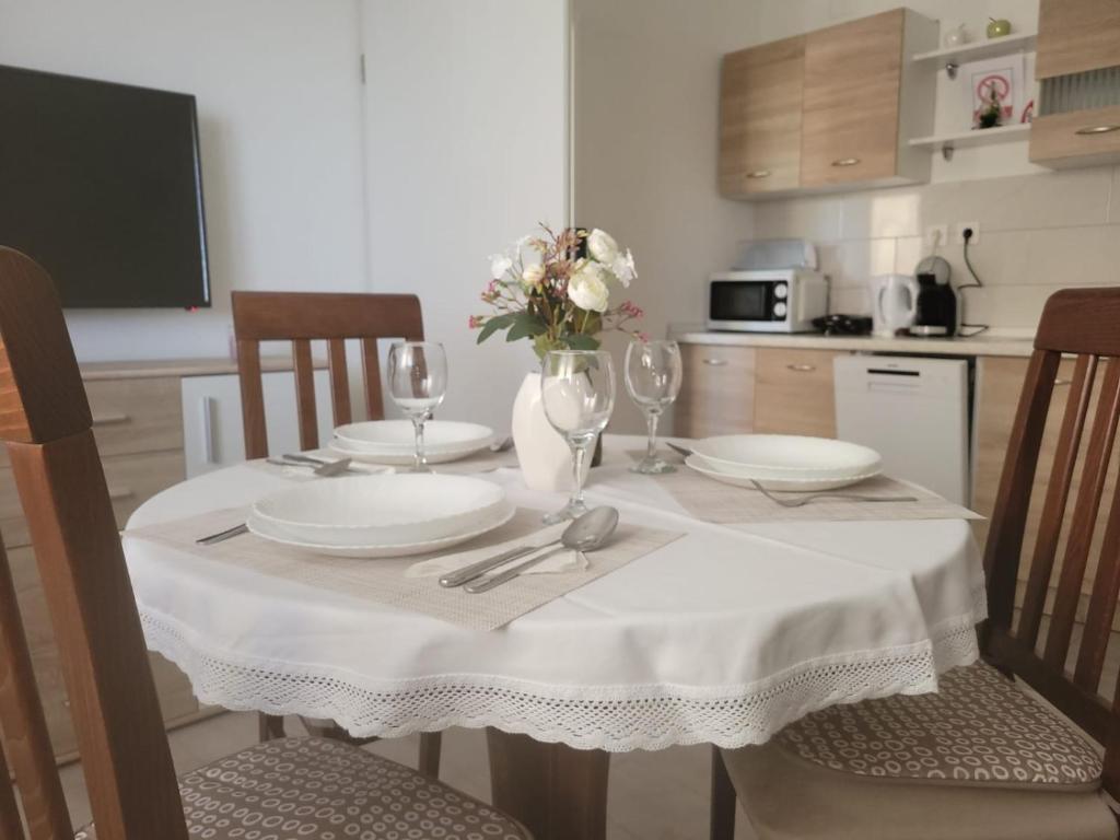 Kuchyňa alebo kuchynka v ubytovaní Apartment Anchi