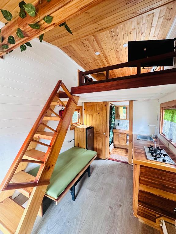 TV a/nebo společenská místnost v ubytování Riverside La Masía Ecohotel