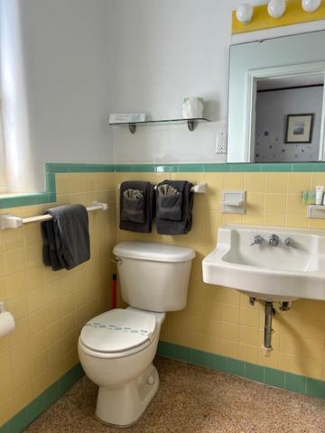 Seahorse Inn photo