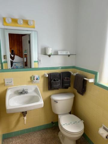 Seahorse Inn photo