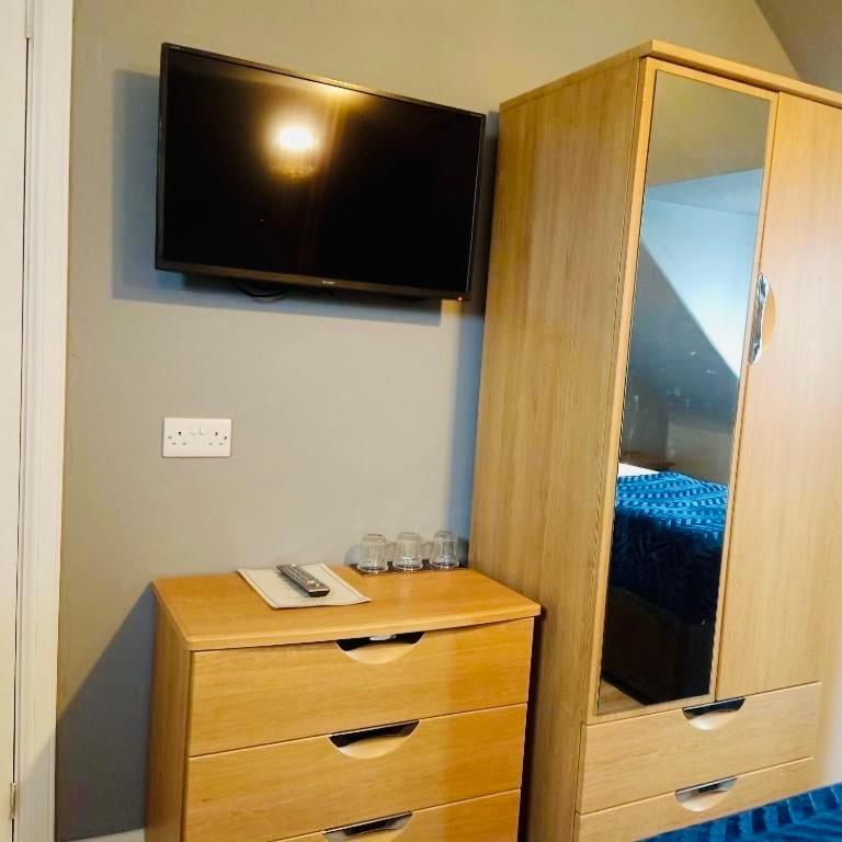 TV a/nebo společenská místnost v ubytování The Milton Accommodation