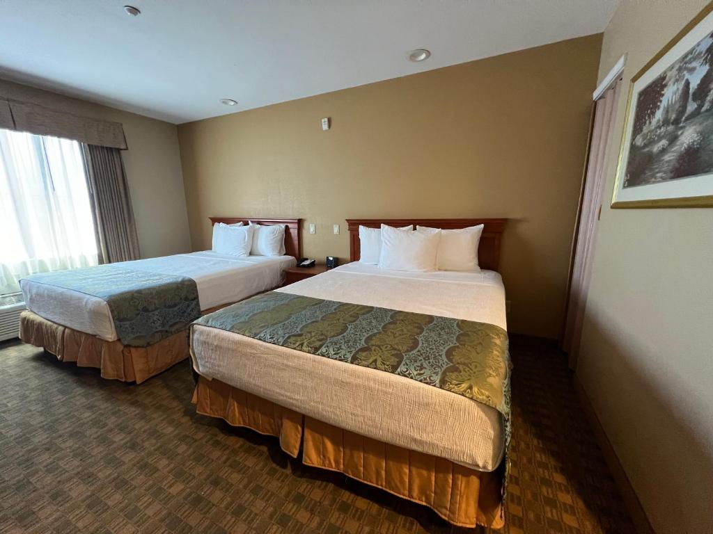 Pleasant Hill Inn - 