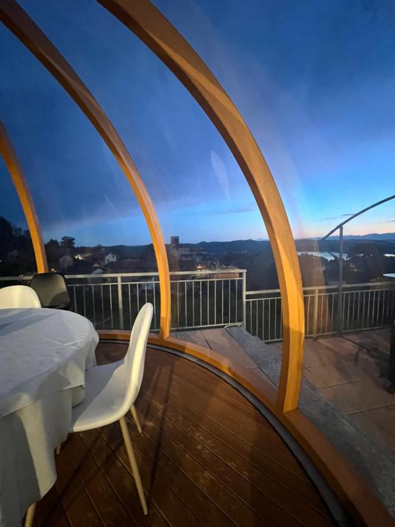 Balkón nebo terasa v ubytování VIVERONE LAKE ROOMS