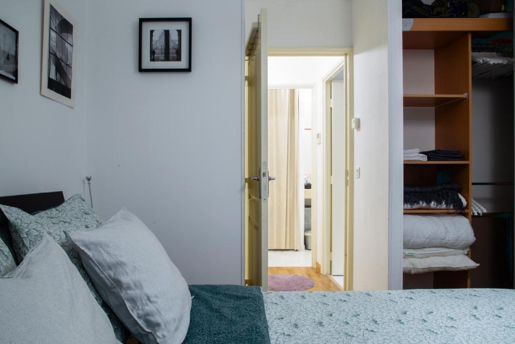 FRED'S HOME GUEST ROOM, VieuxPort, Climatisé, Friendly