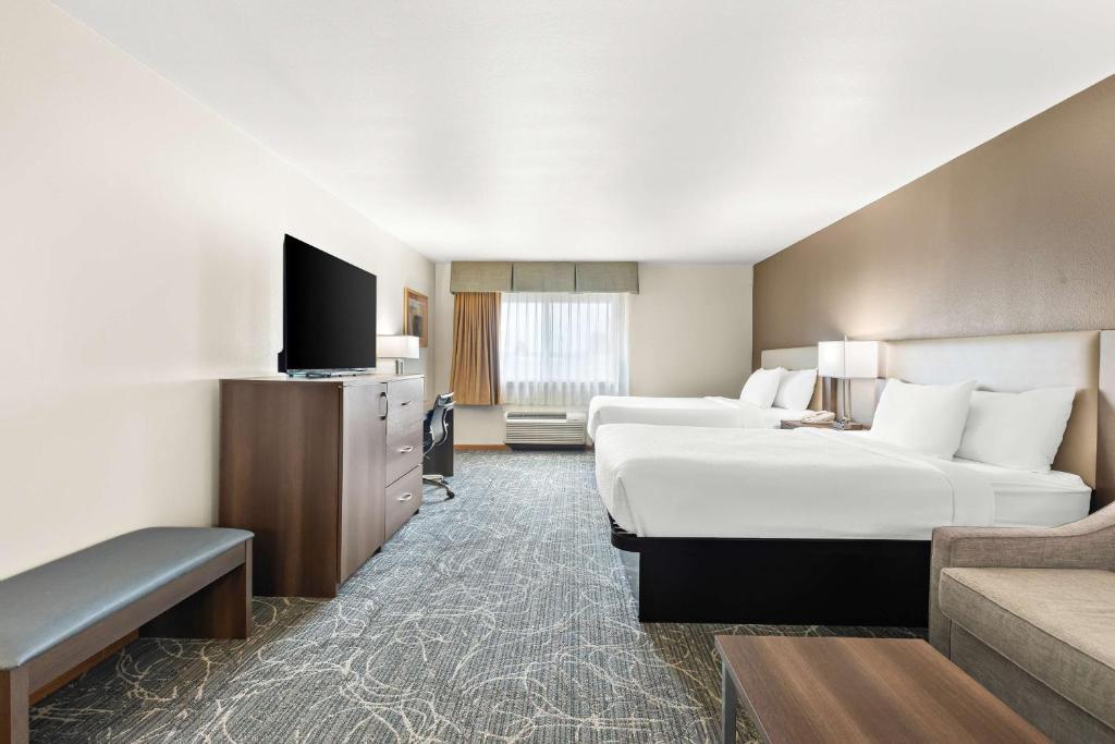Best Western West Towne Suites photo