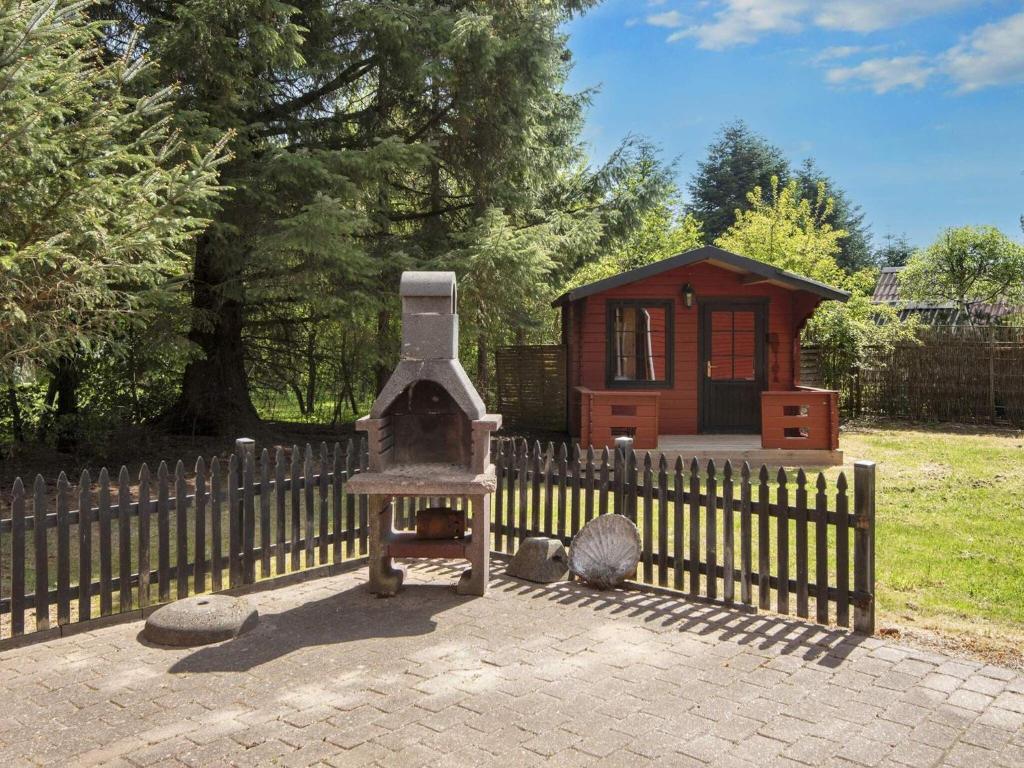 Zahrada ubytování 6 person holiday home in Vemb