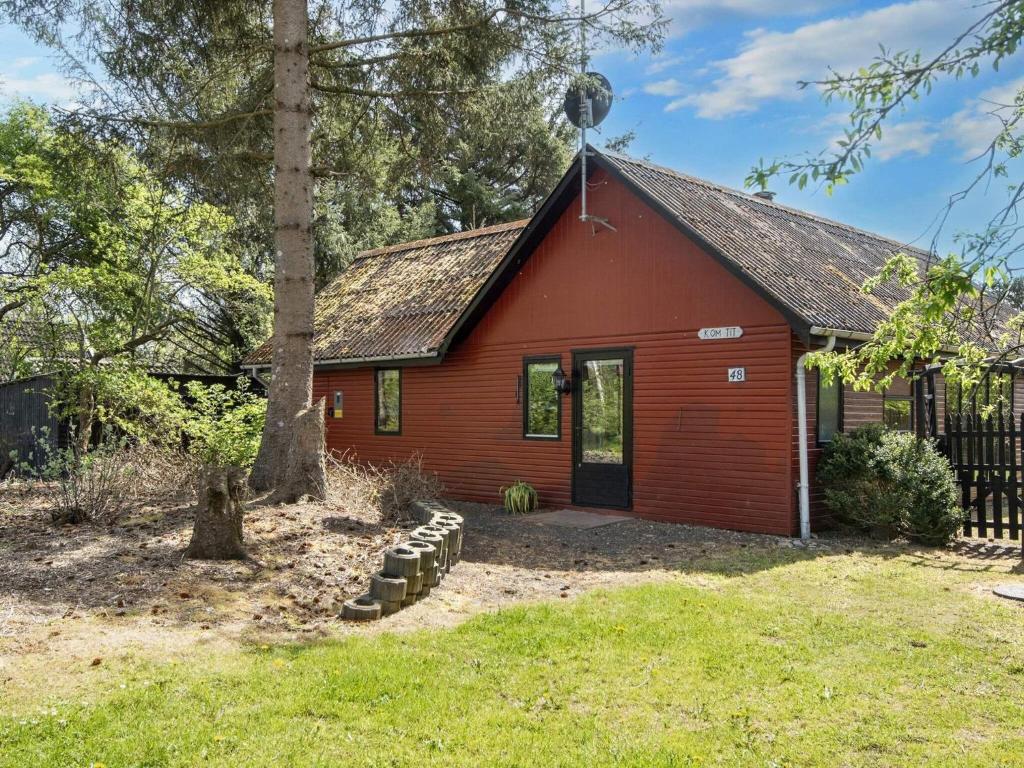 Zahrada ubytování 6 person holiday home in Vemb