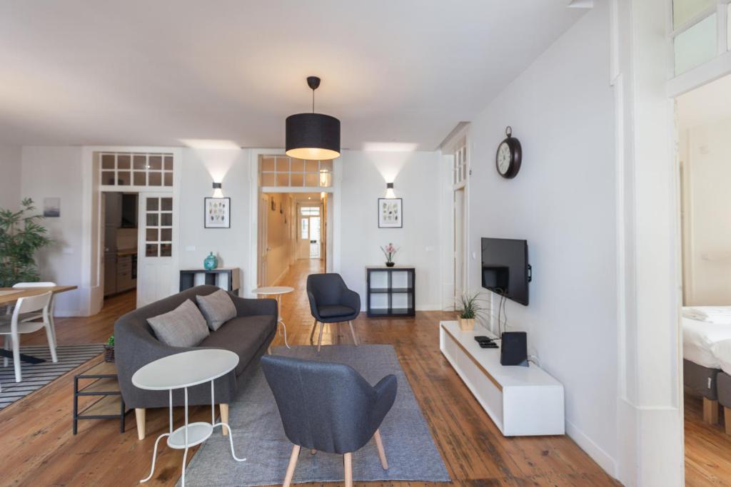 FLH Bairro Alto Spacious Apartment