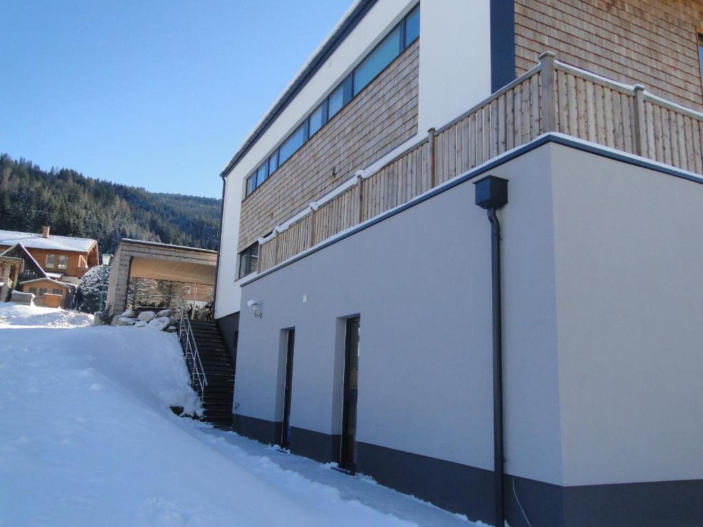 Budova, v ktorej sa apartmán nachádza