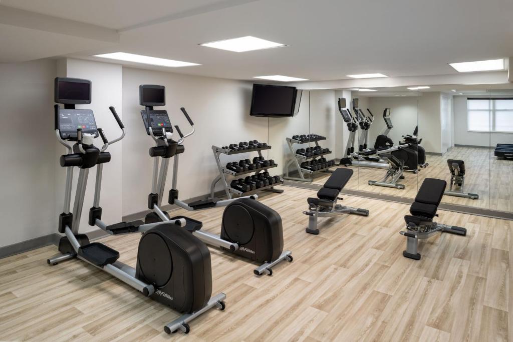 Fitness centrum a/nebo fitness zařízení v ubytování Residence Inn Washington, DC / Dupont Circle
