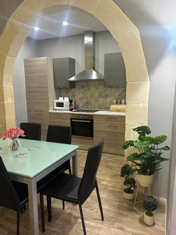 Kuchyň nebo kuchyňský kout v ubytování Ritz Apartments Marsalforn Gozo